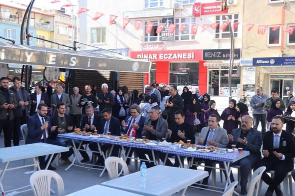 Dinar'da Filistin ve Gazze İçin Dayanışma Kermesi Açıldı