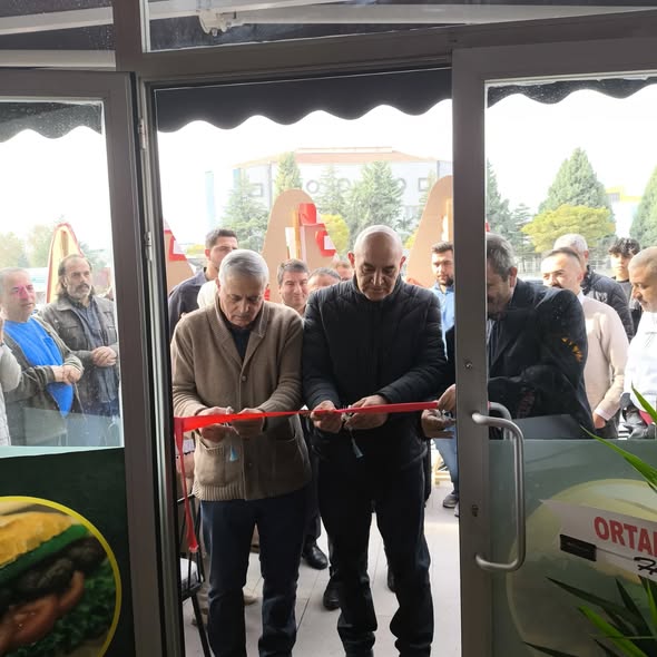Afyonkarahisar'da Yeni Döner Restoranı Açıldı