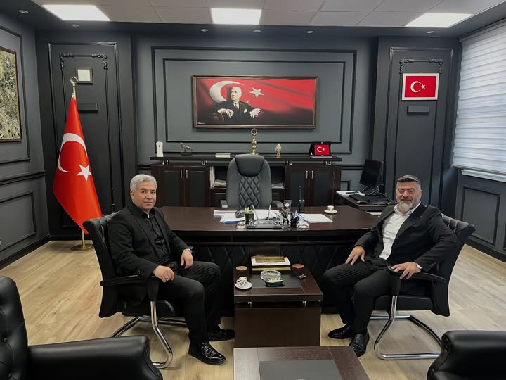 Afyonkarahisar'da Berberler ve Kuaförler Odası Başkanı'ndan Emniyet Müdürlüğü'ne Ziyaret