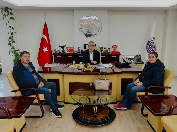 Afyonkarahisar Esnaf ve Sanatkarlar Odaları Birliği Başkanı Cengiz Üstün, Bayat Esnaf Odası Başkanını Makamında Ağırladı