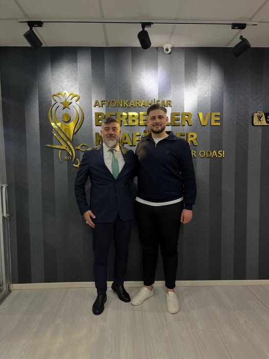 Afyonkarahisar'da Berberler ve Kuaförler Odası Genç Meslektaşlara Destek Sözü Verdi