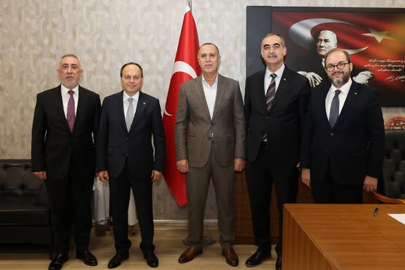 Afyonkarahisar TSO Yönetimi, Yeni Devlet Hastanesi Başhekimi'ne Hayırlı Olsun Ziyareti Gerçekleştirdi