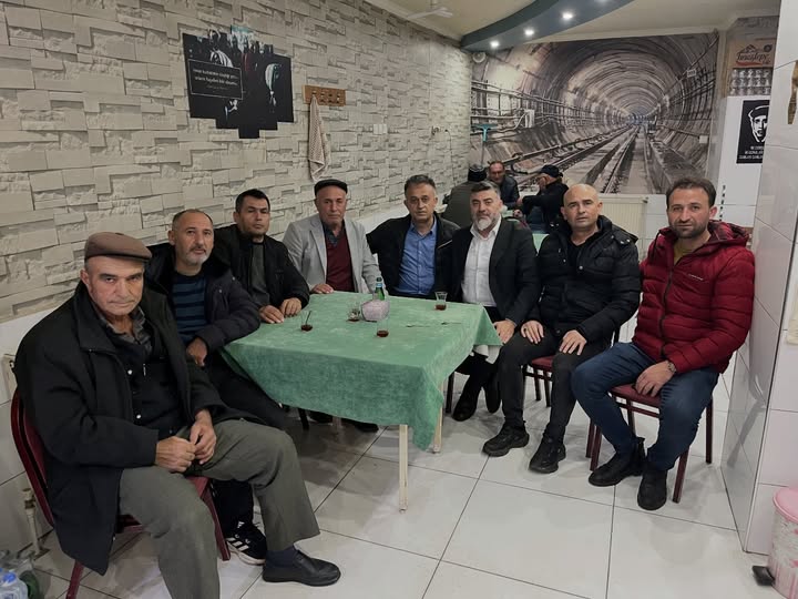 Afyonkarahisar Berberler ve Kuaförler Odası Başkanı, Anıtkaya Köyü Muhtarını Ziyaret Etti