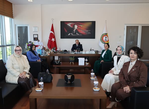 Afyonkarahisar'da Kadın Ticaret İşverenleri Sendikası'ndan ATSO'ya Ziyaret