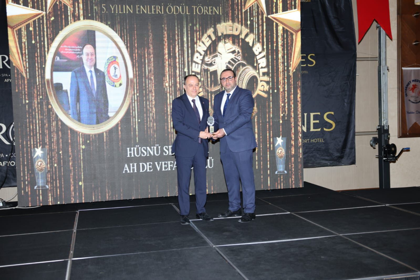 İnternet Medya Birliği’nden ATSO Başkanı Hüsnü Serteser’e AHDE Vefa Ödülü