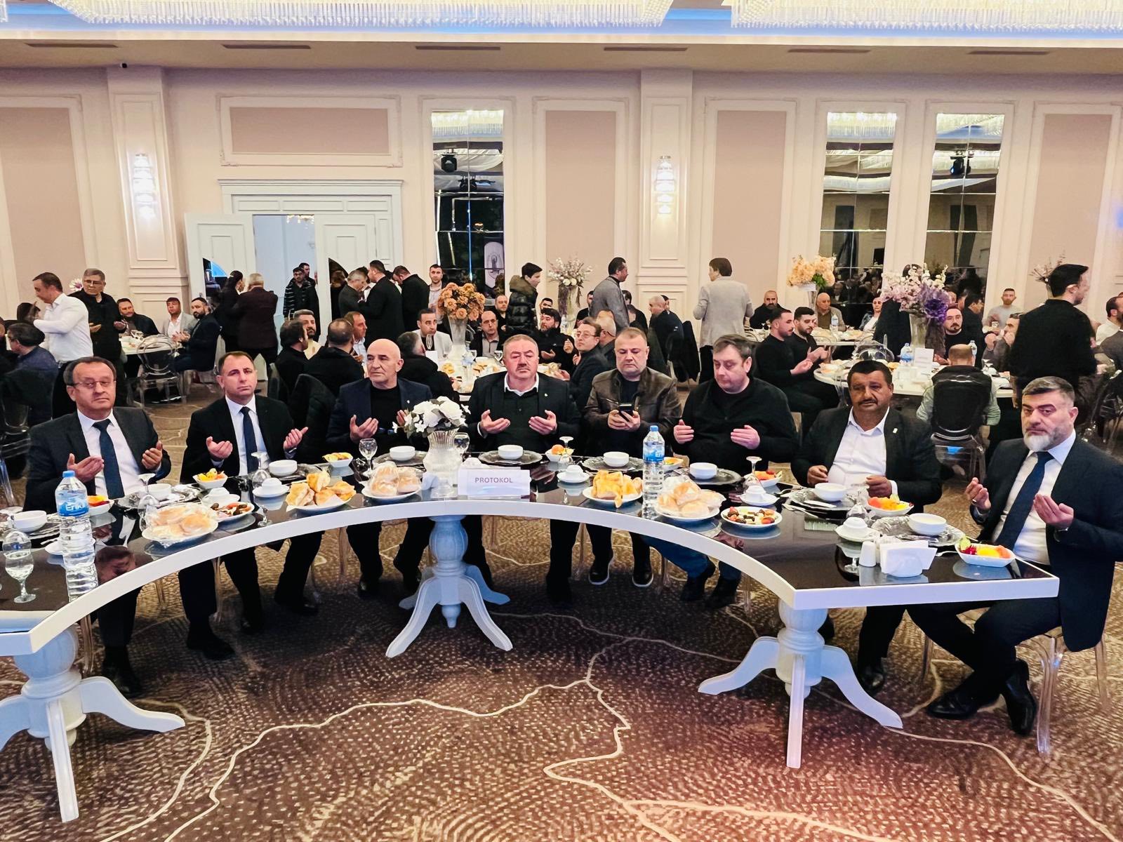 Esnaf ve Sanatkârlar Odaları Birliği İftar Programında Esnaf Bir Araya Geldi