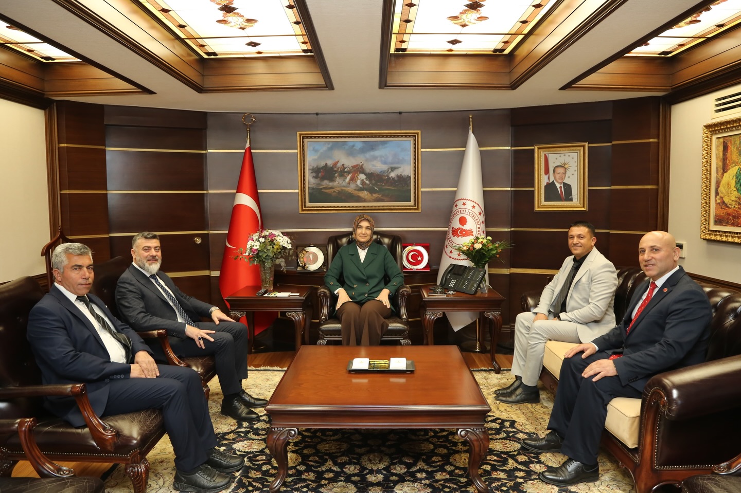 İçişleri Bakan Yardımcısı Kübra Güran Yiğitbaşı’na Muhtarlar Derneği Ziyareti