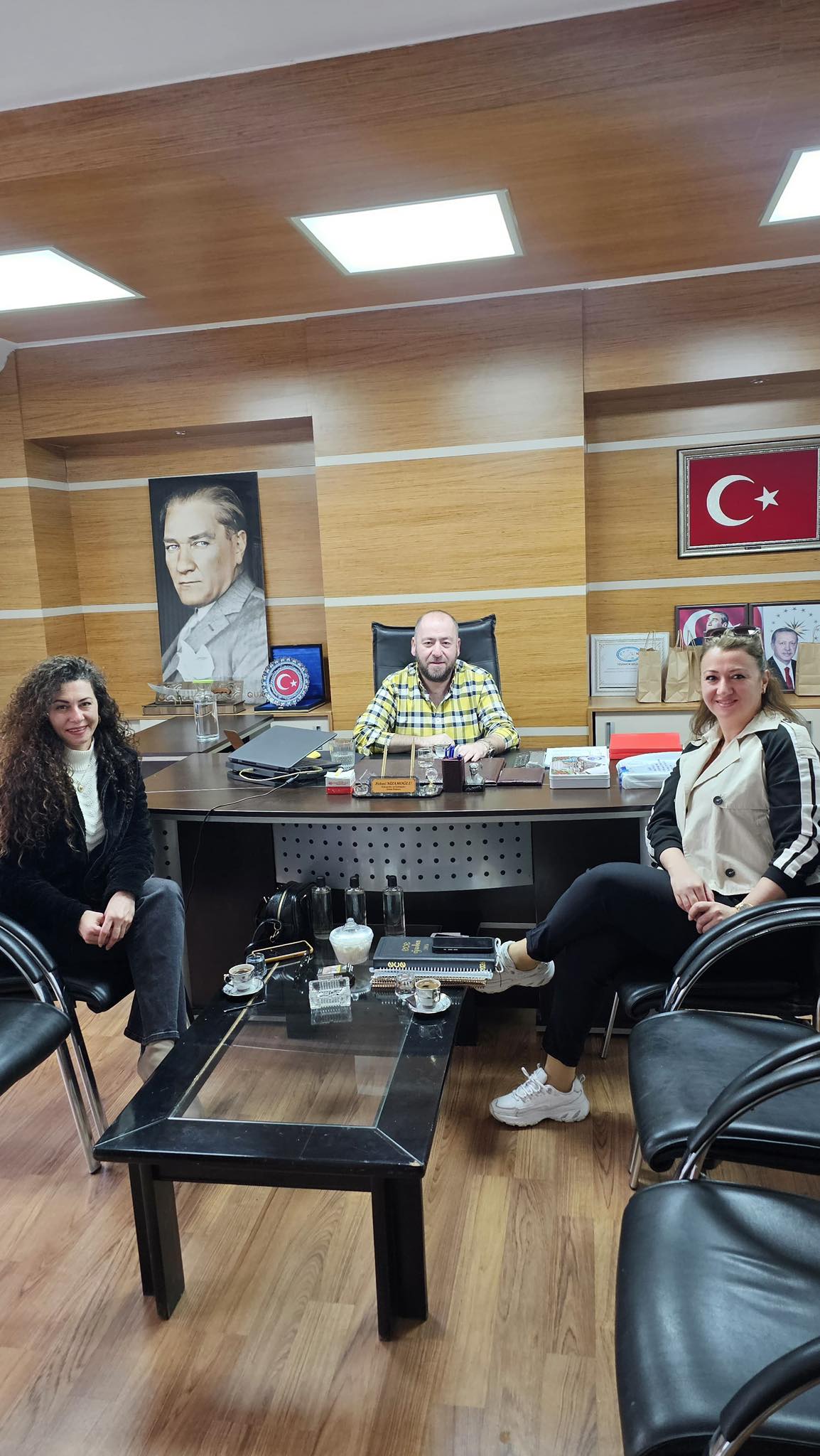 Leyal ve Asrı Düş Organizasyon Sahiplerinden Fehmi Nizamoğlu’na Hayırlı Olsun Ziyareti