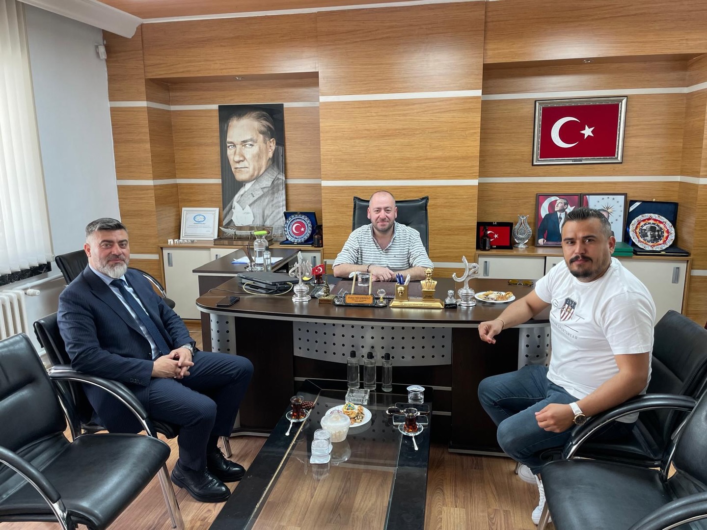 Berberler ve Kuaförler Odası’ndan Kahveciler ve Emlakçılar Odası’na Ziyaret