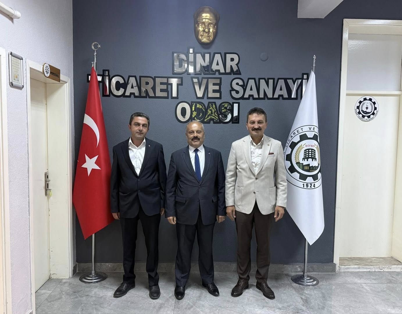 Dinar TSO Başkanı Veli Özcan, Isparta Ticaret Borsası Heyetini Ağırladı